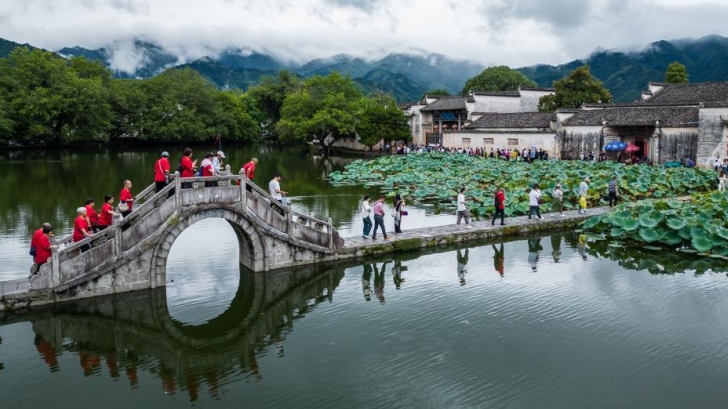 美丽中国丨水墨徽州“画”烟雨